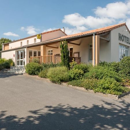 Logis Hotel Les 3 Marchands Bressuire Exterior foto