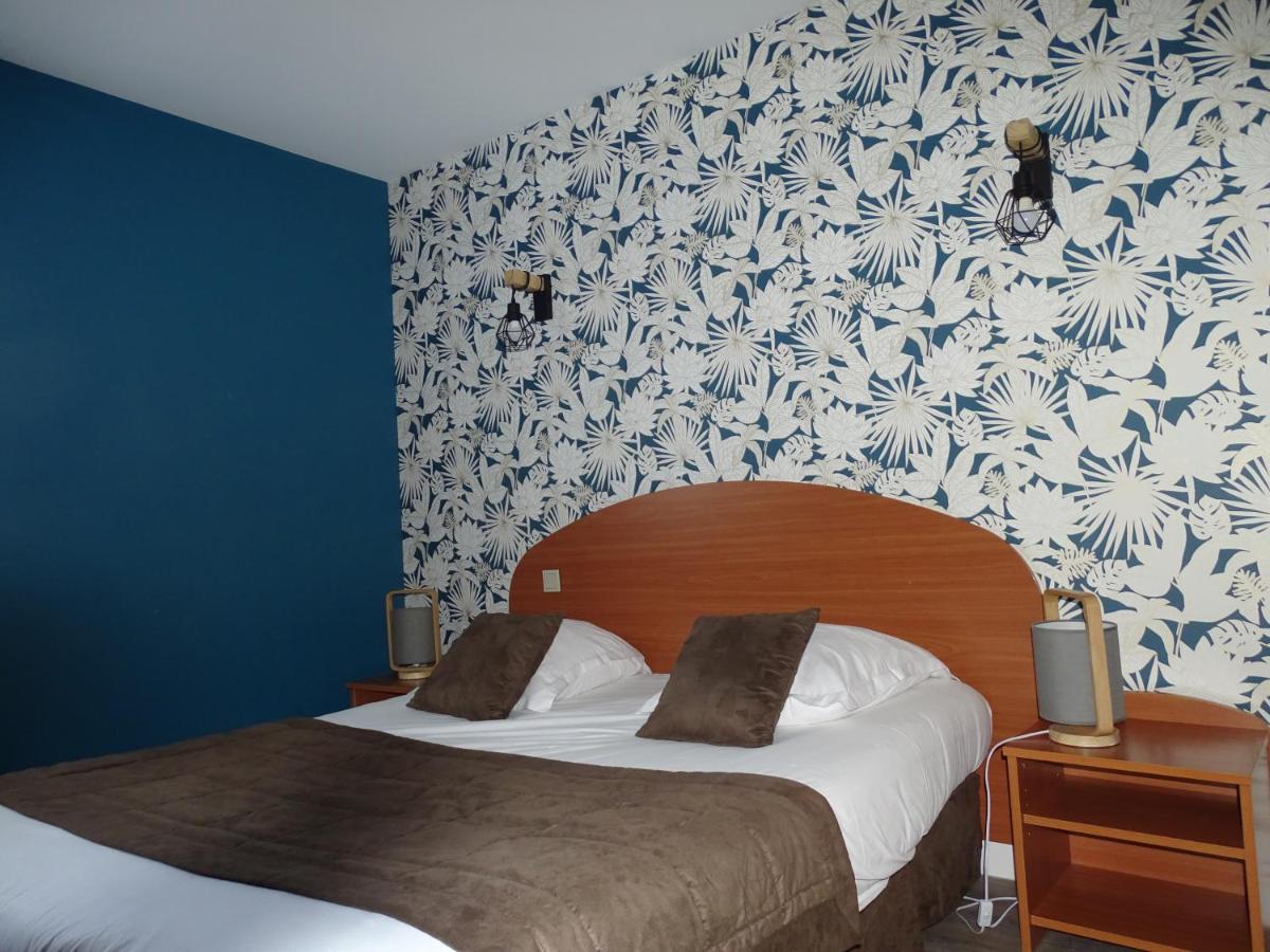 Logis Hotel Les 3 Marchands Bressuire Exterior foto